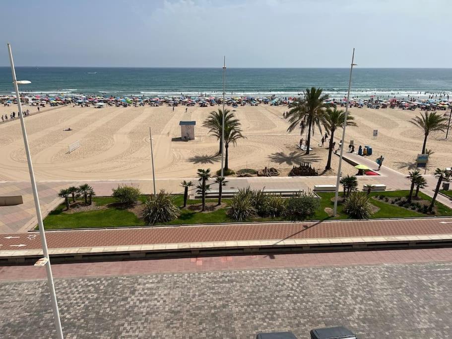 Apartamento 1ª Linea De Playa - Con Piscina Y Parking Playa de Gandia Εξωτερικό φωτογραφία