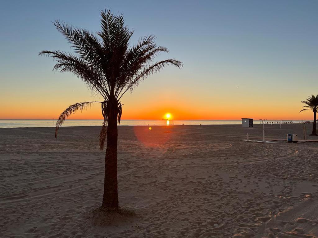 Apartamento 1ª Linea De Playa - Con Piscina Y Parking Playa de Gandia Εξωτερικό φωτογραφία