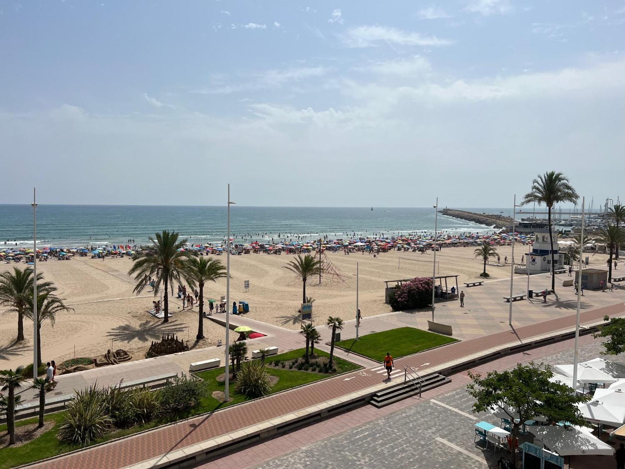 Apartamento 1ª Linea De Playa - Con Piscina Y Parking Playa de Gandia Εξωτερικό φωτογραφία